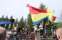 Az úzvölgyi katonatemetőbe erőszakkal bejutott románok 2019. június 6-án.