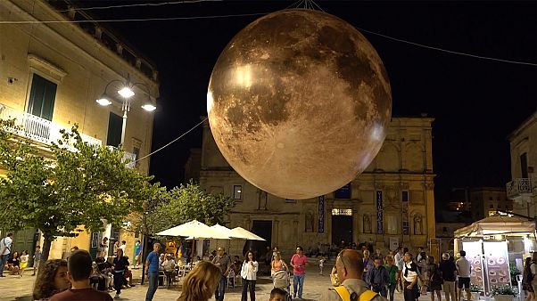 Az 50 évvel ezelőtti Holdra szállás előtt tiszteleg Matera Az 50 évvel ezelőtti Holdra szállás előtt tiszteleg Matera