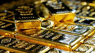 قیمت طلا سقوط کرد؛ مقاومت دلار در مرز ۱۳ هزار تومان