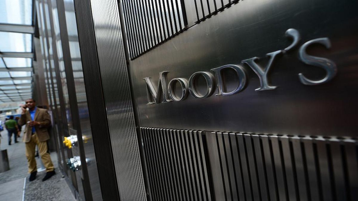 Moody's: Türk bankaların görünümü halen negatif