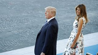 Trump és felesége a 2017. július 14-én tartott megemlékezésen Franciaország nemzeti ünnepén