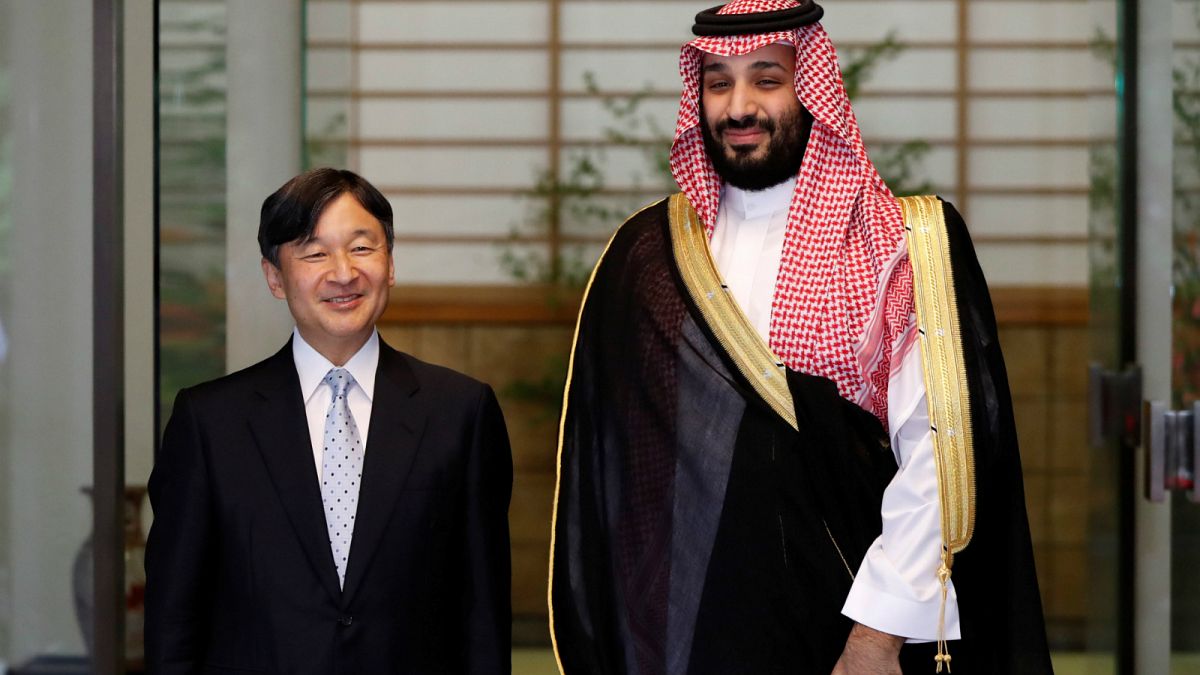 بالصور: أمبراطور اليابان يستقبل ولي العهد السعودي 