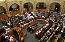 Megszavazták az MTA átalakítását – a magyar tudományosság gyásznapja a mai a DK szerint