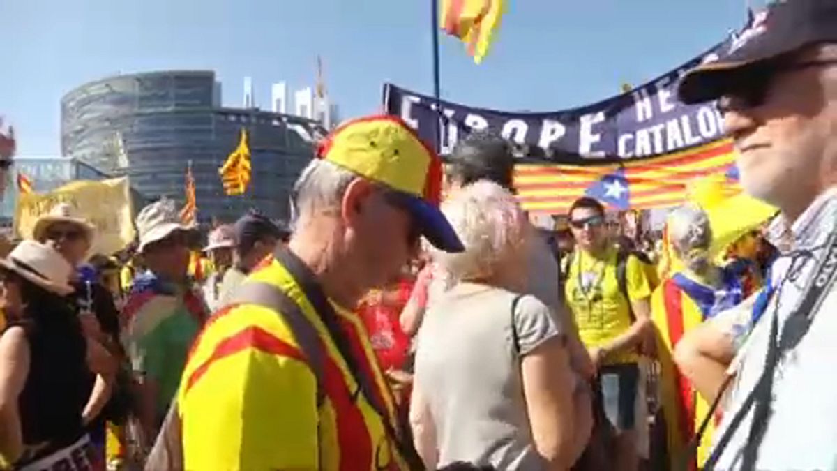 Στρασβούργο: Διαδήλωση Καταλανών έξω από το Ευρωκοινοβούλιο