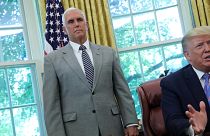 ABD Başkan Yardımcısı Mike Pence son anda seyahatini iptal etti, Beyaz Saray "acil durum" yok dedi