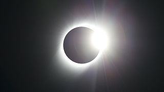 Las espectaculares imágenes del único eclipse total solar de 2019 que oscureció Sudamérica