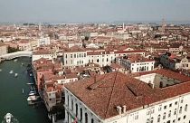 Alberghi galleggianti abusivi a Venezia