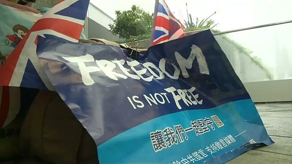 Hong Kong protestoları İngiltere ile Çin arasında diplomatik krize neden oldu Hong Kong protestoları İngiltere ile Çin arasında diplomatik krize neden oldu