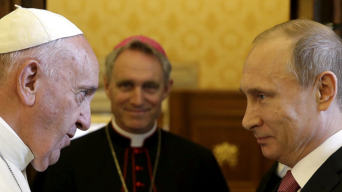 Ukraynalı Katolik din adamlarının Vatikan ziyareti öncesi Papa-Putin buluşması