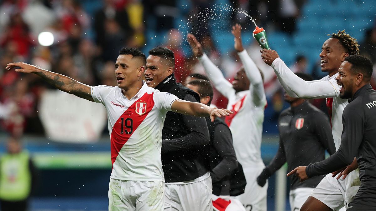 Peru surpreende e elimina Chile na Copa América