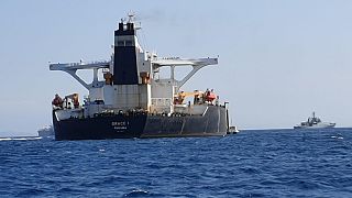 Apreendido navio suspeito de transportar petróleo para a Síria