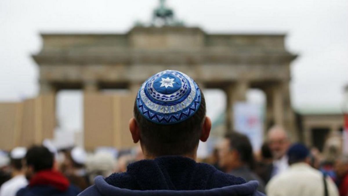 ۴۵ درصد جوانان یهودی اروپا از حضور در جامعه با لباس و نماد مذهبی می‌ترسند