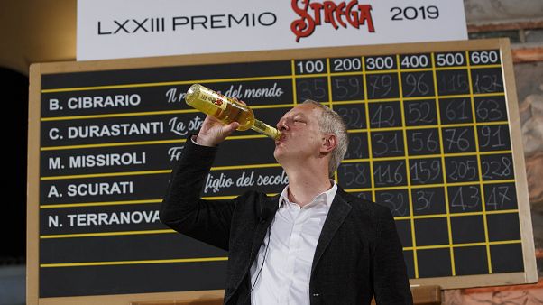 Premio Strega 2019, vince il Mussolini di Antonio Scurati Premio Strega 2019, vince il Mussolini di Antonio Scurati