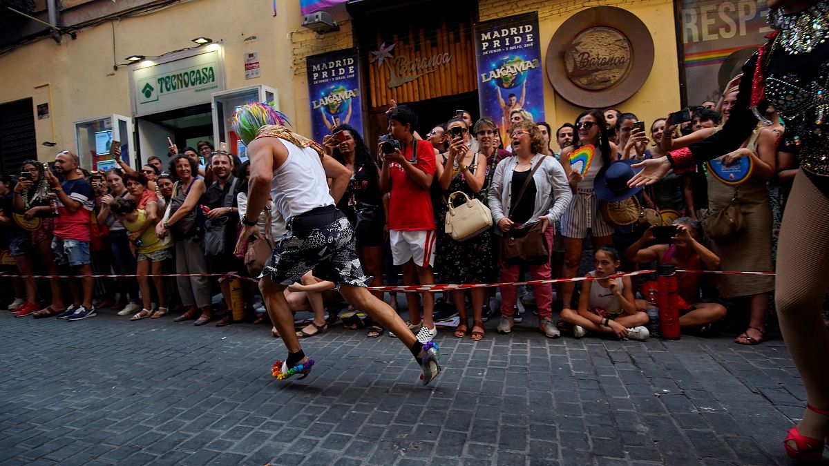 شاهد: سباق الكعوب العالية في مدريد في إطار احتفالات فخر المثليين