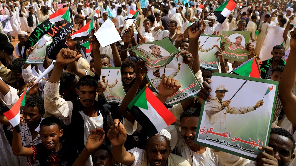 Σουδάν: Συμφωνία στρατού-διαδηλωτών για μεταβατική κυβέρνηση