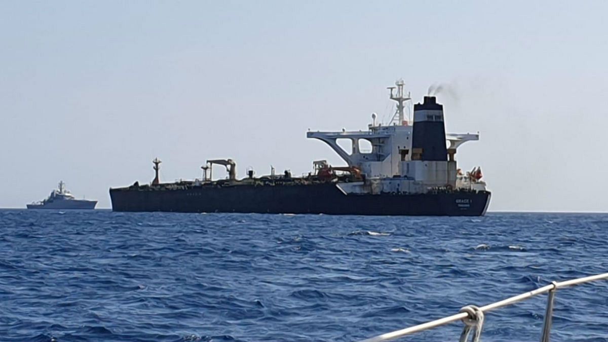 دستگاه قضایی جبل الطارق حکم توقیف نفتکش ایرانی را دو هفته دیگر تمدید کرد
