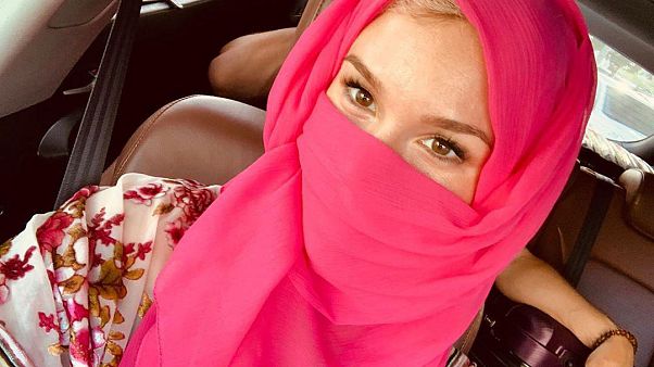 İngiliz şarkıcı Joss Stone İran'dan sınır dışı edildi, Nicki Minaj Suudi Arabistan'da konser verecek İngiliz şarkıcı Joss Stone İran'dan sınır dışı edildi, Nicki Minaj Suudi Arabistan'da konser verecek