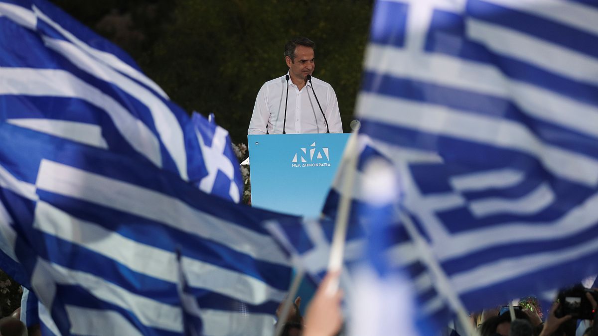 Yunanistan erken seçimleri: Kamuoyu yoklamaları Miçotakis'i açık ara favori gösteriyor