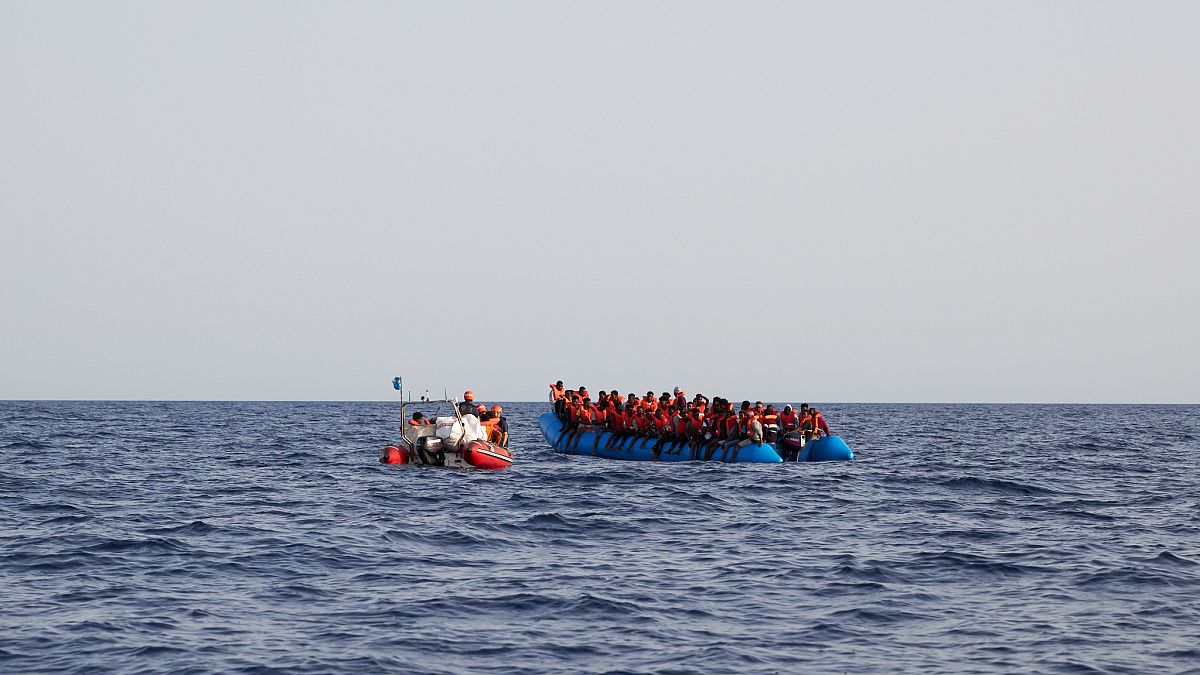 أحد قوارب اللاجئين غير الشرعيين