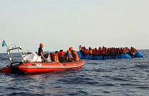 Menekülthelyzet: újabb mentés, míg a Sea-Watch 3 kapitánya titkos helyen van