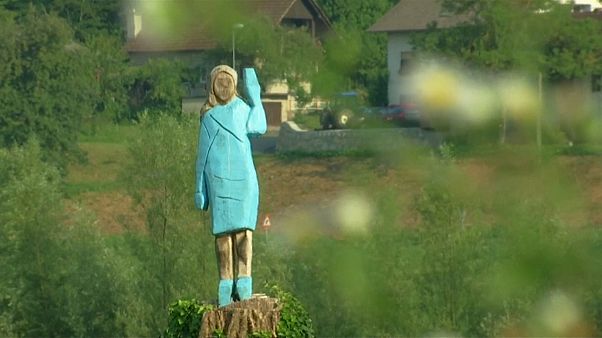 Slovenia, statua "naif" per Melania Trump Slovenia, statua "naif" per Melania Trump