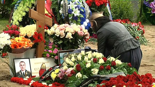 Entierran a los 14 marineros fallecidos en el submarino ruso Entierran a los 14 marineros fallecidos en el submarino ruso