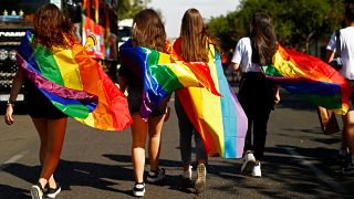 شاهد: الآلاف يشاركون في مسيرة "فخر المثليين الجنسيين" في مدريد