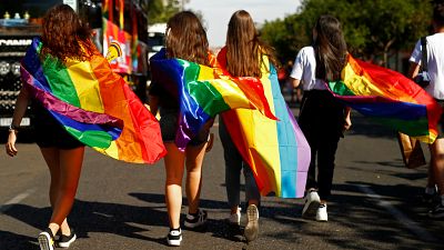 شاهد: الآلاف يشاركون في مسيرة "فخر المثليين الجنسيين" في مدريد