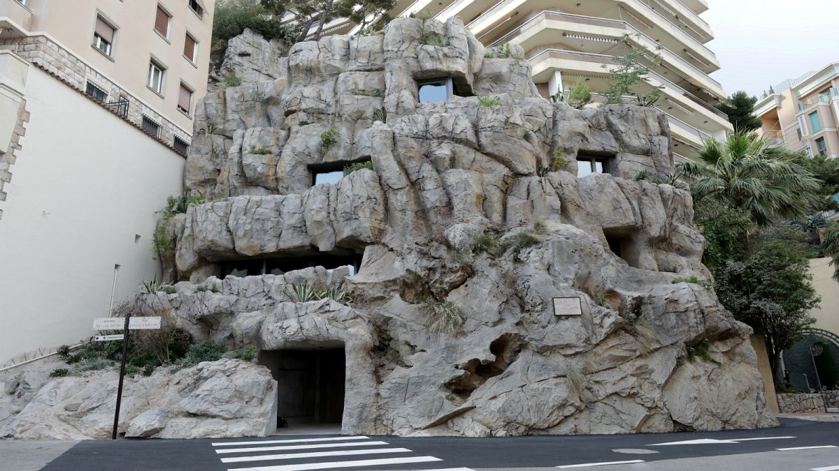 شاهد: فيلا "صديقة للبيئة" داخل صخرة في موناكو