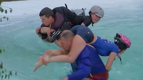 Finlandia acoge los Campeonatos Mundiales de Cargar a la Esposa Finlandia acoge los Campeonatos Mundiales de Cargar a la Esposa