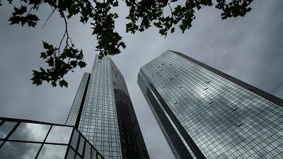 Elbocsátja 18 ezer dolgozóját a Deutsche Bank