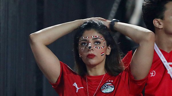 إحدى مشجعات منتخب مصر بعد الإقصاء على يد جنوب أفريقيا إحدى مشجعات منتخب مصر بعد الإقصاء على يد جنوب أفريقيا