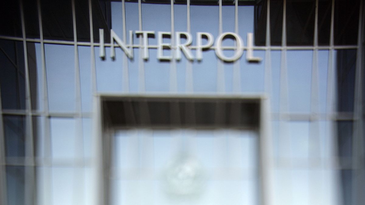 همسر رئیس سابق اینترپل از پلیس بین‌الملل به دادگاه لاهه شکایت کرد