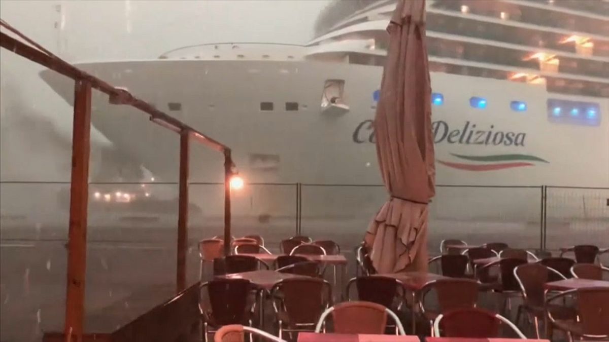 Pier beinah gerammt: Neuer Vorfall mit Kreuzfahrtschiff