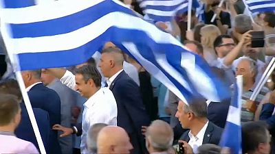 Le Grec Kyriakos Mitsotakis félicité