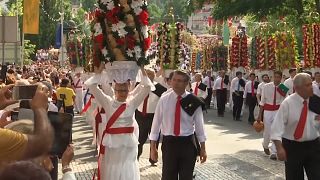 Tray-carrying festival in Portuguese town keeps up Christian tradition