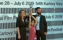 Kristallglobus für schwarze Komödie "Bashtata"