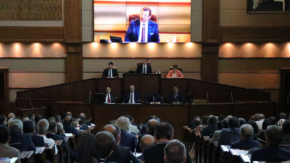 İmamoğlu'ndan canlı Belediye Meclisi toplantısında bütçe tepkisi: Seçim masrafları İBB'ye yük edildi