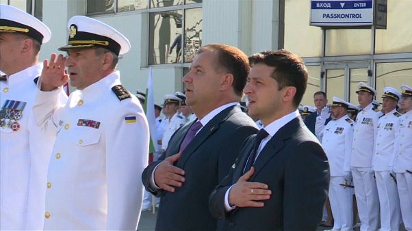 Donbass: il presidente ucraino Zelenskiy chiede un tavolo alla Russia Donbass: il presidente ucraino Zelenskiy chiede un tavolo alla Russia