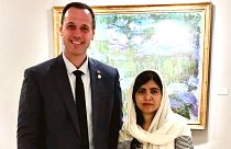 Jean François Roberge ile Malala Yousafzai'ın Quebec'de öğretmenlik