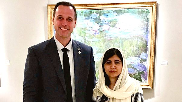 Jean François Roberge ile Malala Yousafzai'ın Quebec'de öğretmenlik Jean François Roberge ile Malala Yousafzai'ın Quebec'de öğretmenlik
