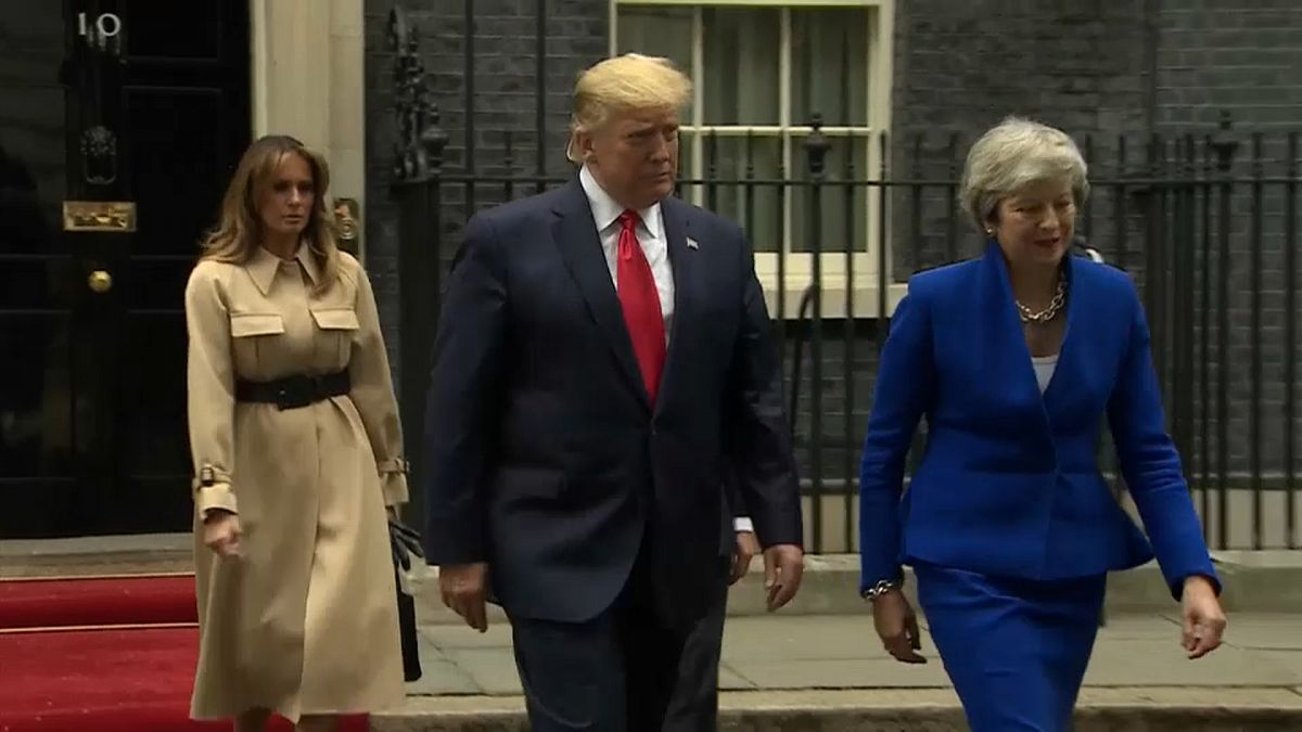 Câbles diplomatiques : Trump s'en prend à Theresa May