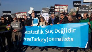 Ανησυχεί η Κομισιόν για την ελευθερία του Τύπου στην Τουρκία