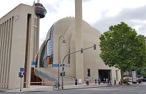  Almanya'nın Köln kentindeki Diyanet Merkezi bomba ihbarı nedeniyle boşaltıldı