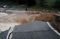 شاهد: فيضانات جارفة في إسبانيا نتيجة الأمطار الغزيرة تخلف قتيلا على الأقل