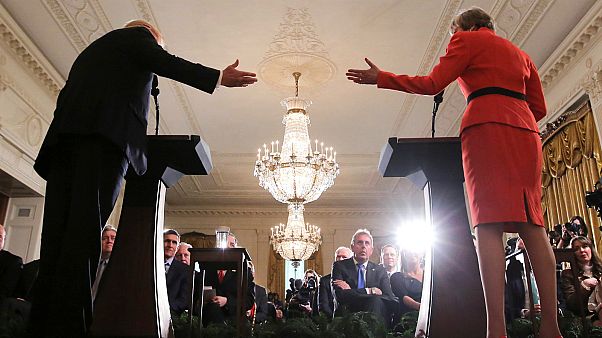 Trump İngiltere'ye tepkisini güncelledi: "Bize kakaladıkları kaçık büyükelçiye bayılmıyoruz" Trump İngiltere'ye tepkisini güncelledi: "Bize kakaladıkları kaçık büyükelçiye bayılmıyoruz"