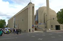 الشرطة تقوم بإخلاء اكبر مسجد في ألمانيا بعد تلقيها تهديدا بوجود قنبلة