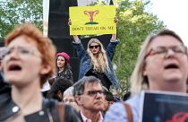Λονδίνο: Κρίσιμες αποφάσεις για εκτρώσεις και γκέι γάμους στη Βόρεια Ιρλανδία