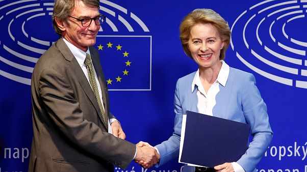 Ursula von der Leyen: "Mi batterò per il salario minimo europeo" Ursula von der Leyen: "Mi batterò per il salario minimo europeo"
