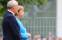 Merkel üçüncü kez titreme nöbeti geçirdi